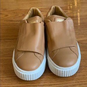 Women’s Tan Leather Velcro sneaker